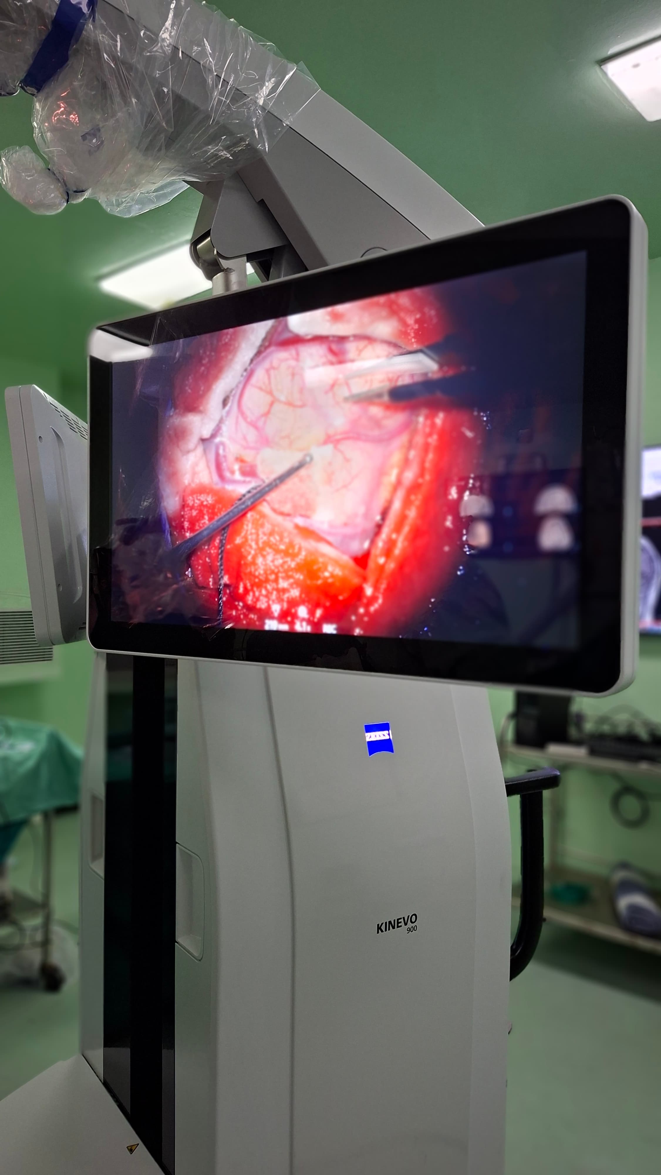 Operating Microscopes